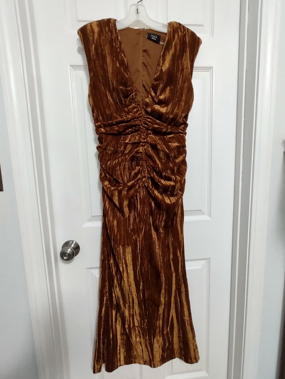 Final Price!*Brand New!*VICI Velvet Maxi(M)